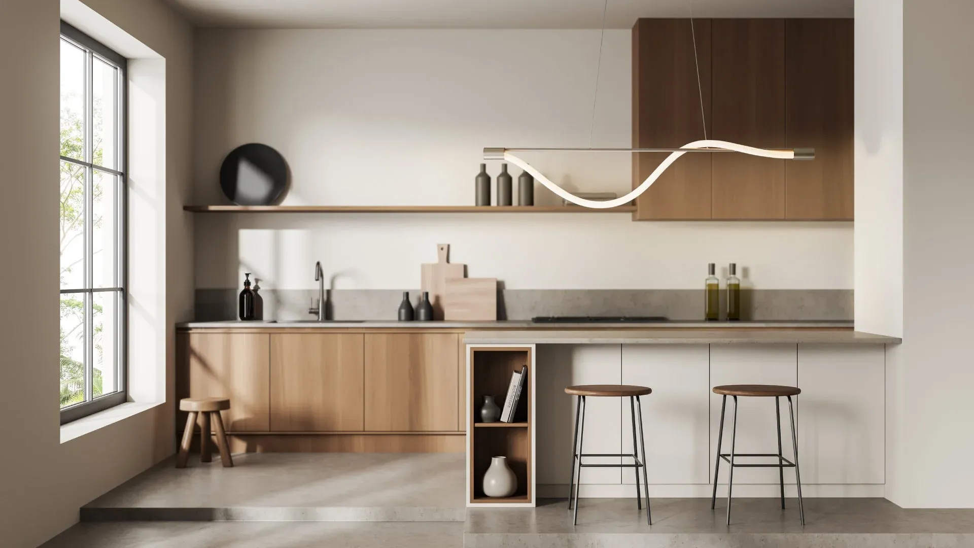 明るい自然光が差し込む、木製キャビネットと白い壁が特徴のモダンなキッチンです。