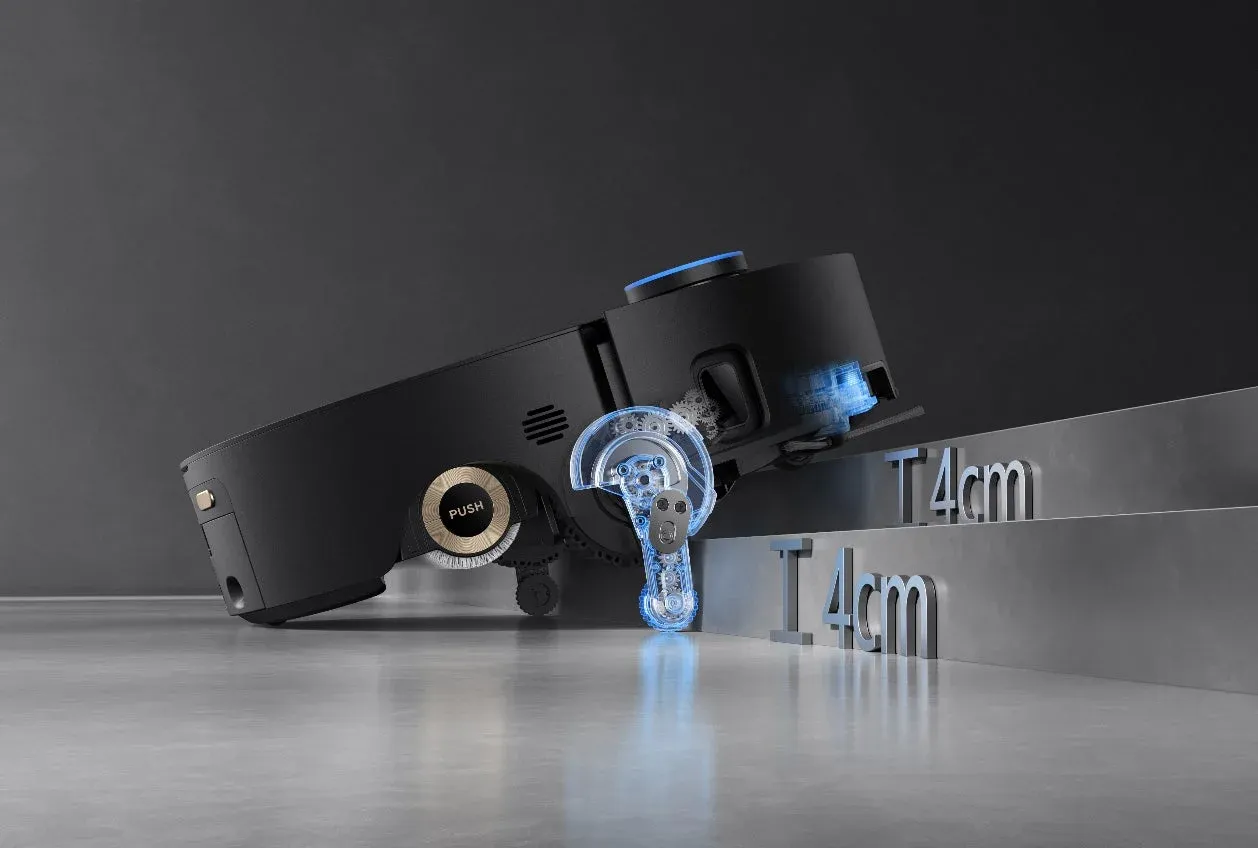 黒いロボット掃除機が4cmの段差を乗り越える様子