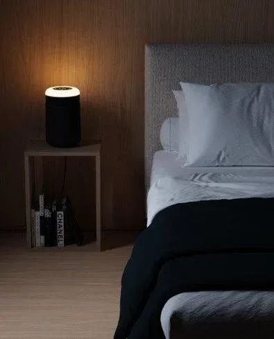 ナイトスタンドとランプ