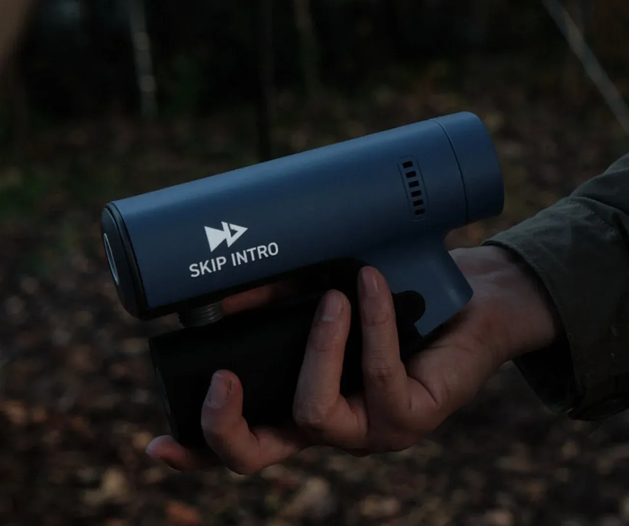 手に持ったポータブルデバイス