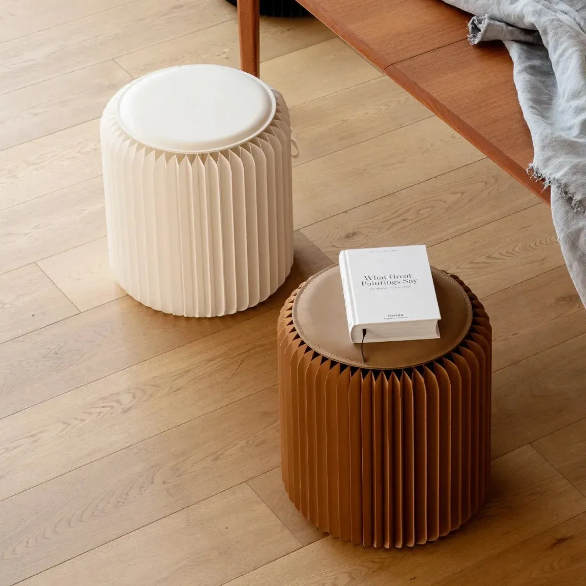 折りたたみクラフト紙ラウンドスツール