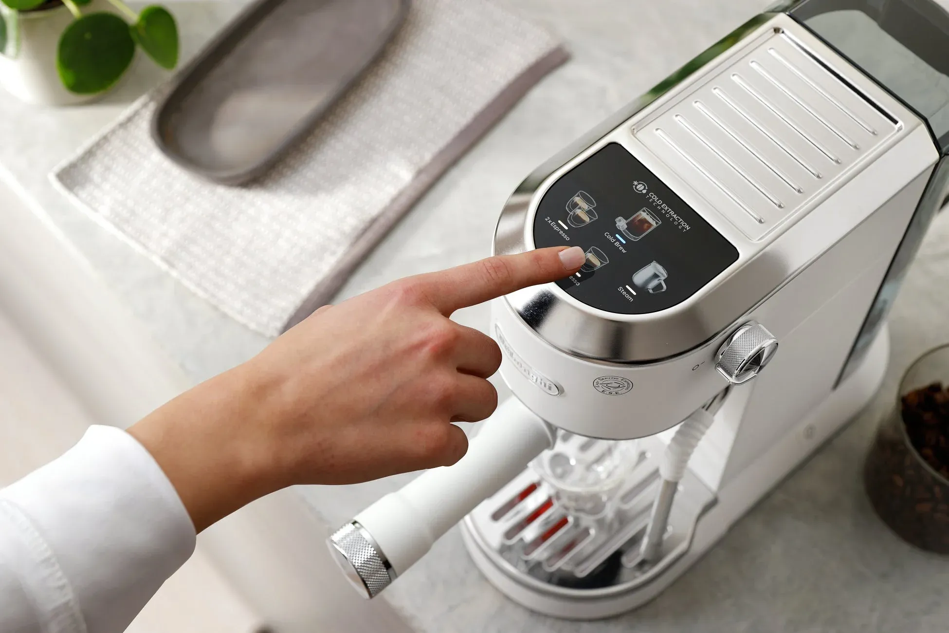 デロンギ デディカデュオの操作パネル