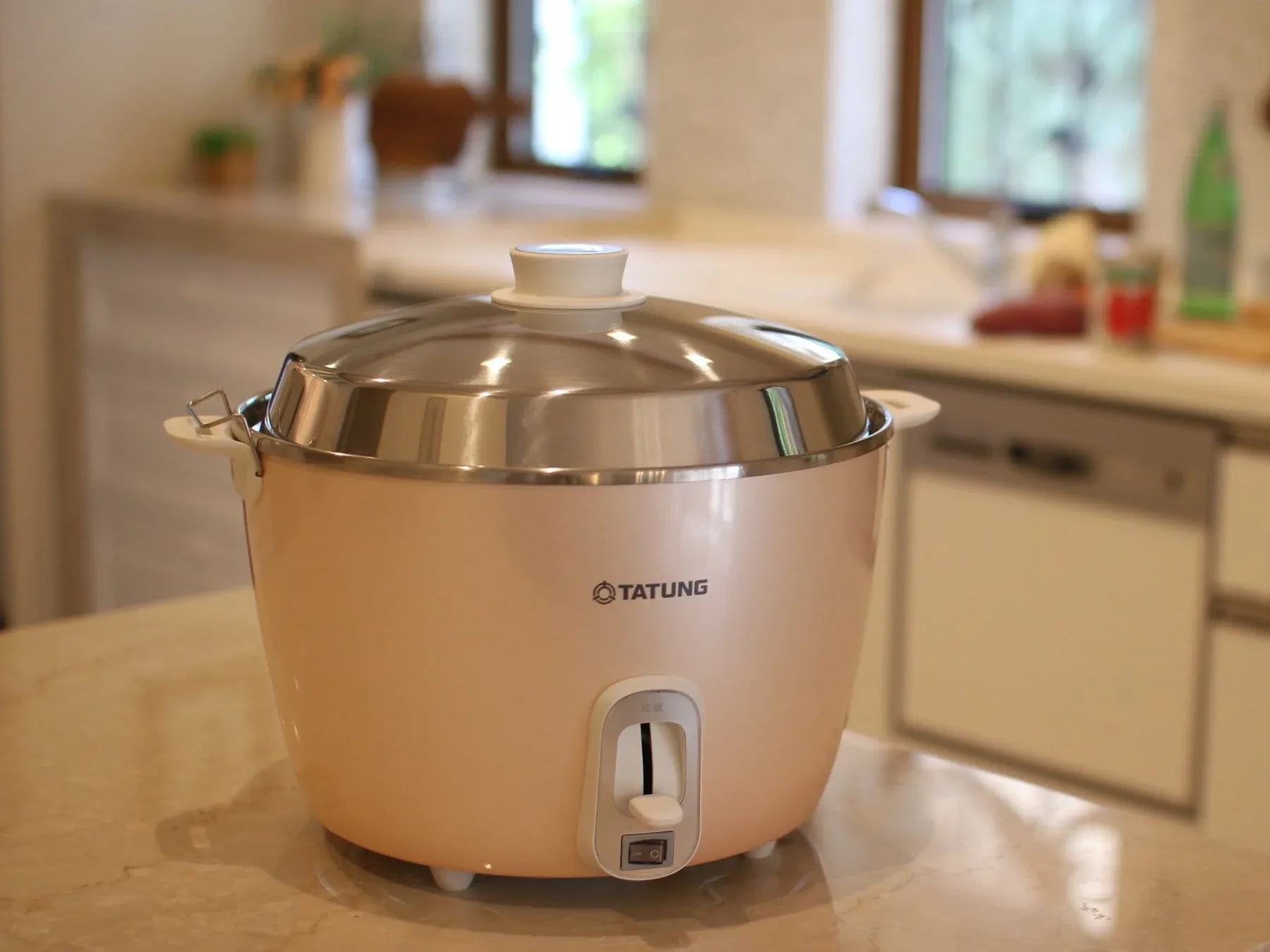 バニラピンクの大同電鍋