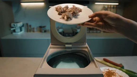 生ごみ投入シーン