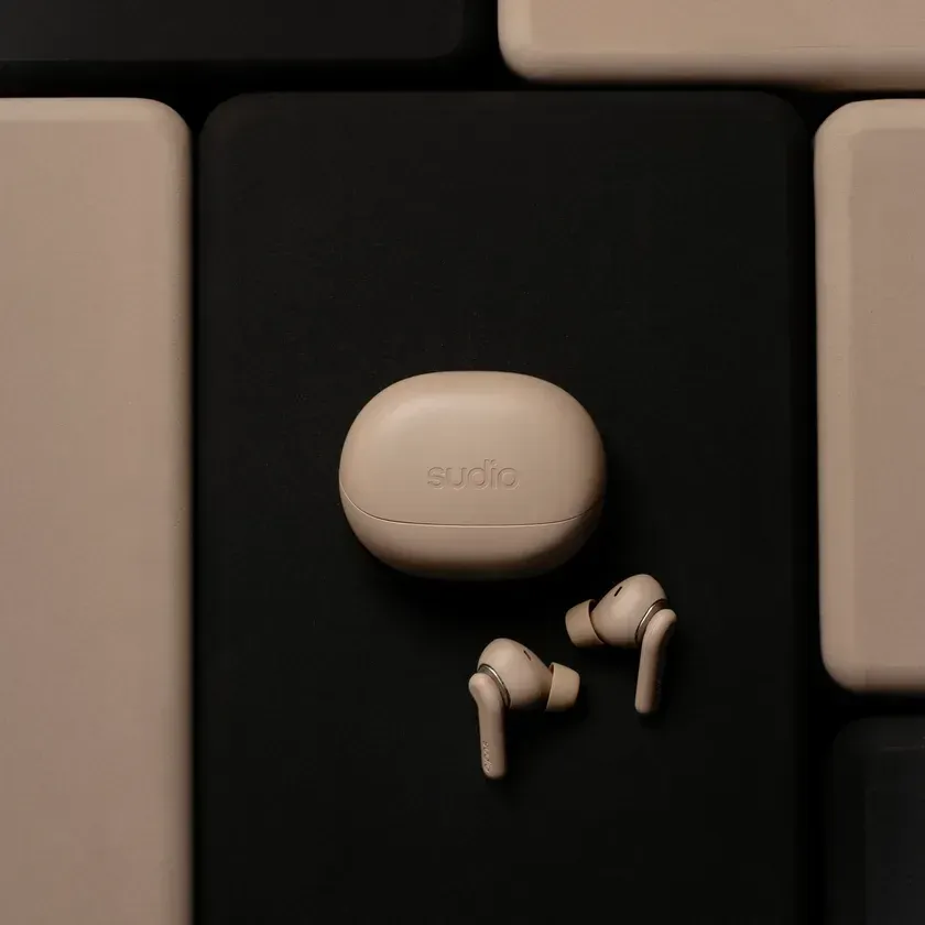 Sudio E4 Pro ラテ ライフスタイル画像