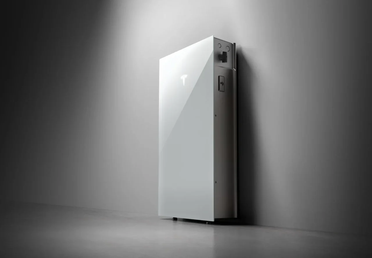 テスラの次世代家庭用蓄電池「Powerwall 3」が日本上陸！あなたの暮らしが変わる新エネルギー体験