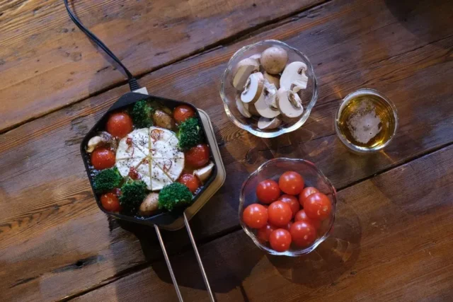 【4月6日発売】風を自在に操る！首振り調整×メモリー機能で進化した「UZUKAZE レールファン」が登場