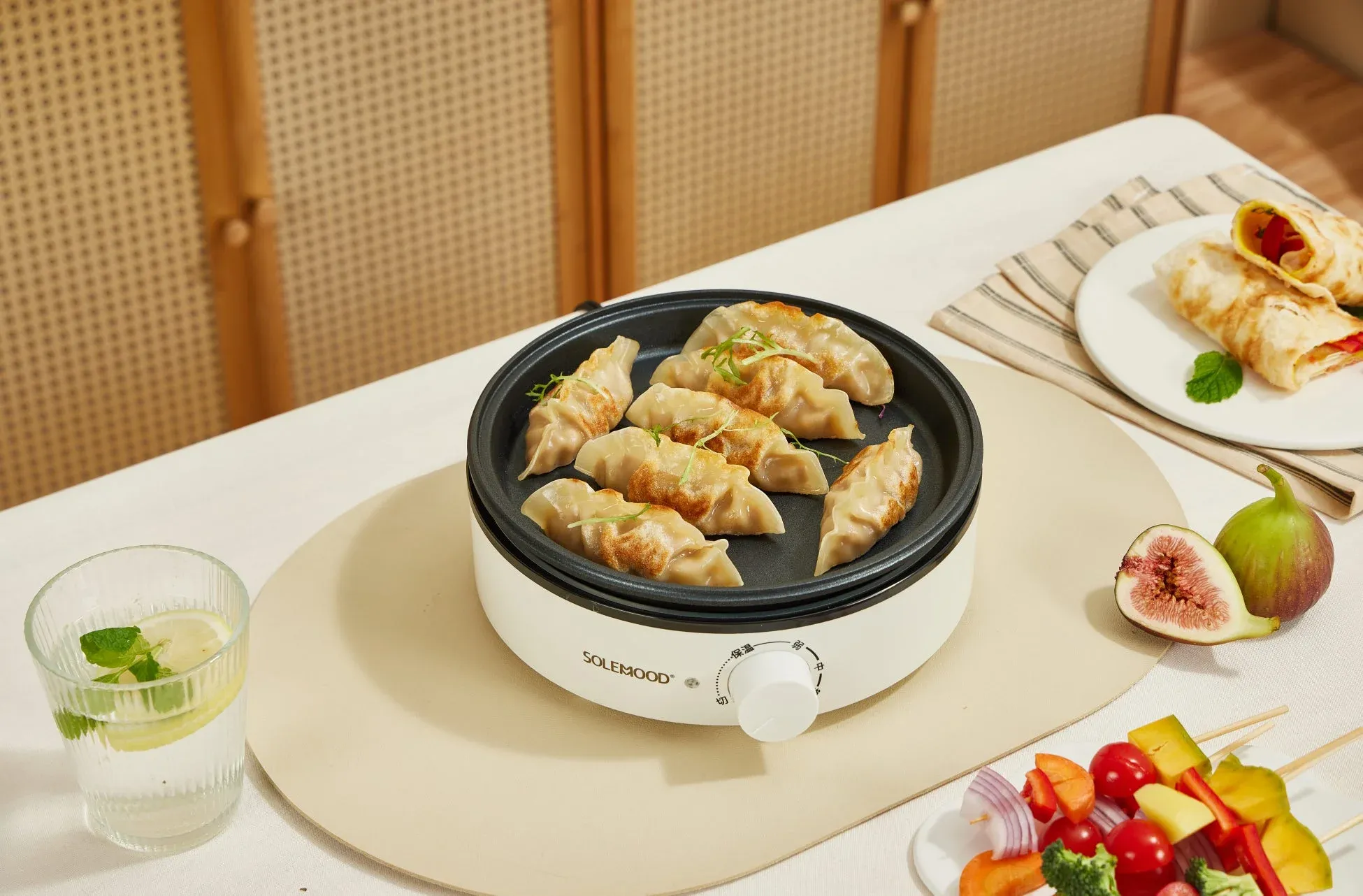 焼きたての餃子